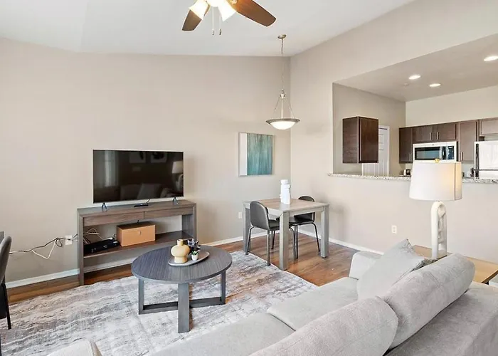 Apartment Landing Modern With Amazing Amenities Chandler